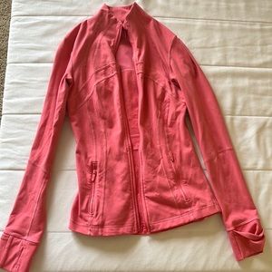 lululemon define jacket, worn 2-3 times. in perfect condition. size 4. 2 zippers